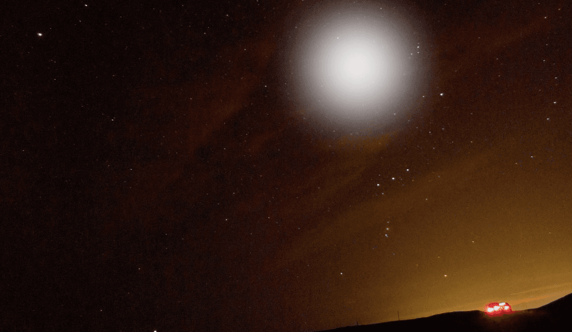Some facts on Betelgeuse going supernova